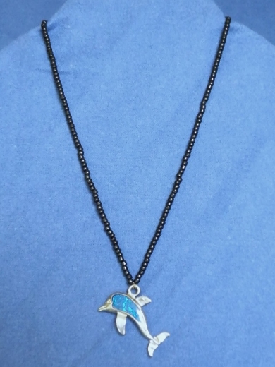 Perlenkette mit Delfin (L ± 43 cm)